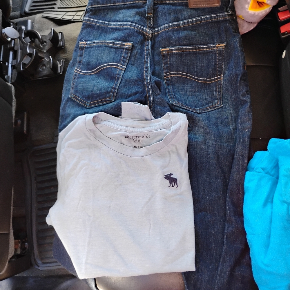 AbercrombieK.12/14 Light Blue/Gray T/ss. Perfect Denim 12/14 S.Adjustable Waist.